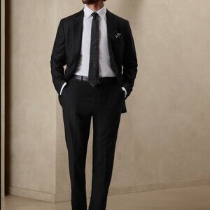 Banana Republic Italian Wool Navy Blue Suit - Jacket 40R and Suit Pant 32R